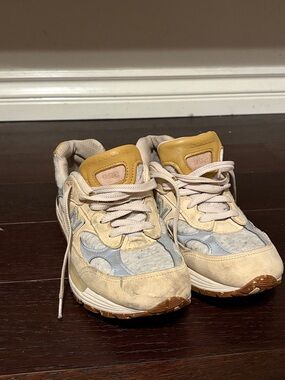 New Balance 992 Unisex Beige and Light Gray Sneakers- Needs TLC